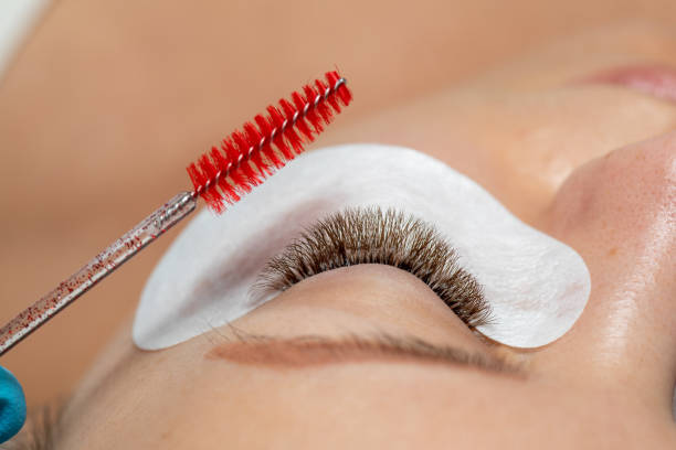 How to clean false eyelashes for reuse